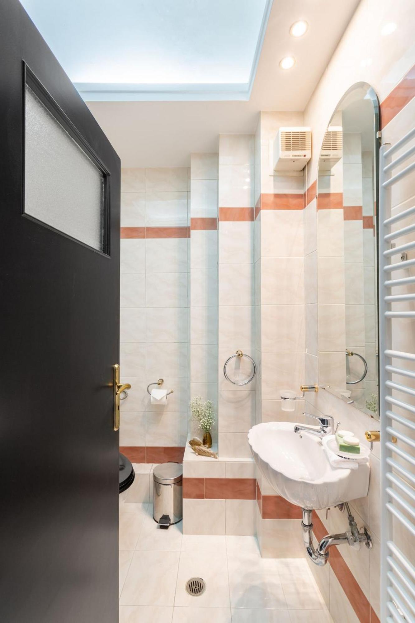 Fresh Detailed Stylish Apartment At Acropolis Афіни Екстер'єр фото