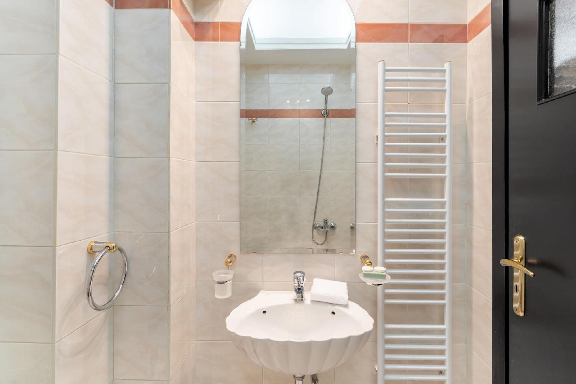 Fresh Detailed Stylish Apartment At Acropolis Афіни Екстер'єр фото